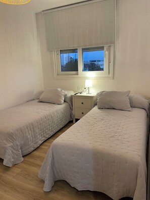 4 chambres, bureau, fer et planche à repasser, Wi-Fi gratuit