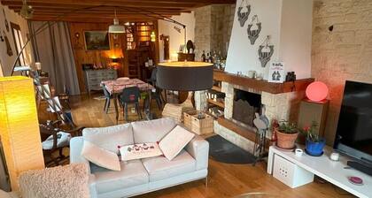 Superbe Chalet au calme, jardin et parkings privés, proche Paris et Disney