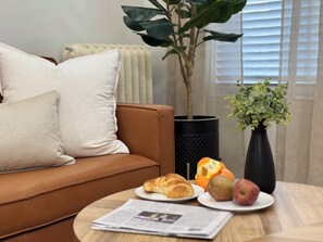 Interior - Modern 5BR Near Downtown Boston Private Parking, Backyard & Walk to Train (Boston)