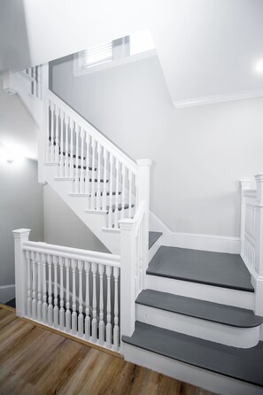 Interior - Modern 5BR Near Downtown Boston Private Parking, Backyard & Walk to Train (Boston)