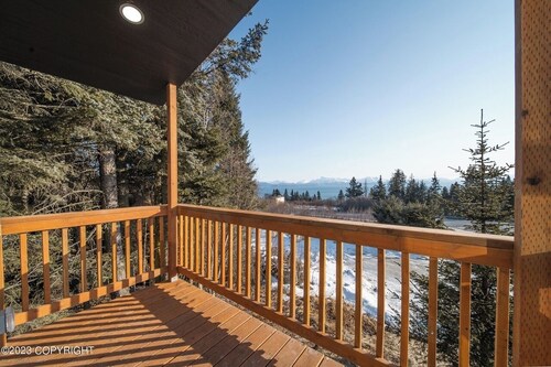 Sailor's Rest - A three-bedroom modern house in Homer!