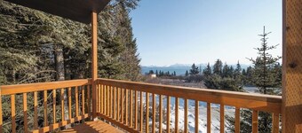 Sailor's Rest - A three-bedroom modern house in Homer!