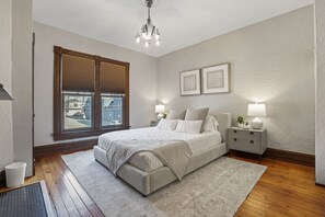 2 bedrooms, desk, iron/ironing board, WiFi