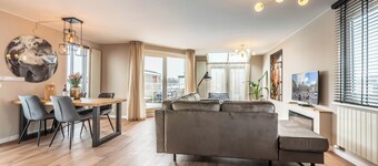 Spacious 120m2 Watervilla With Sauna Near Amsterdam And Schiphol.