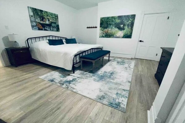 5 Schlafzimmer, Bügeleisen/Bügelbrett, WLAN, Bettwäsche