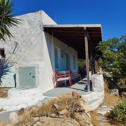 Secluded 200-Year-Old Cycladic Retreat in Milos