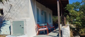 Secluded 200-Year-Old Cycladic Retreat in Milos