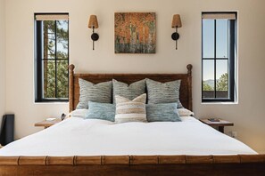 4 Schlafzimmer, Schreibtisch, Bügeleisen/Bügelbrett, Reisekinderbett