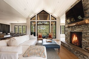 TV, fireplace, video games, table tennis