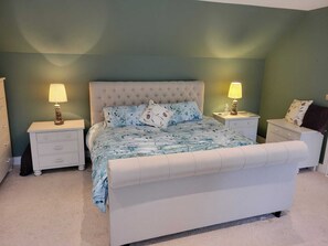 5 bedrooms, desk, iron/ironing board, travel cot