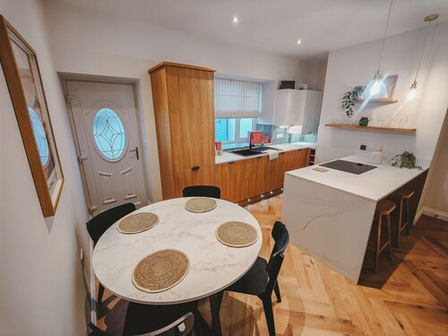 The Postman’s Hut — a stunning, newly refurbished retreat in the heart of Amble.
