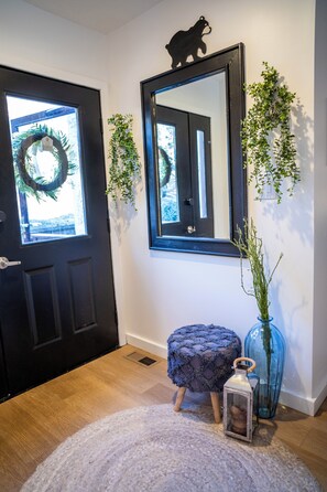 Interior - Black Bear's Riverside Chalet (Helen)