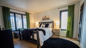 Room - Black Bear's Riverside Chalet (Helen)