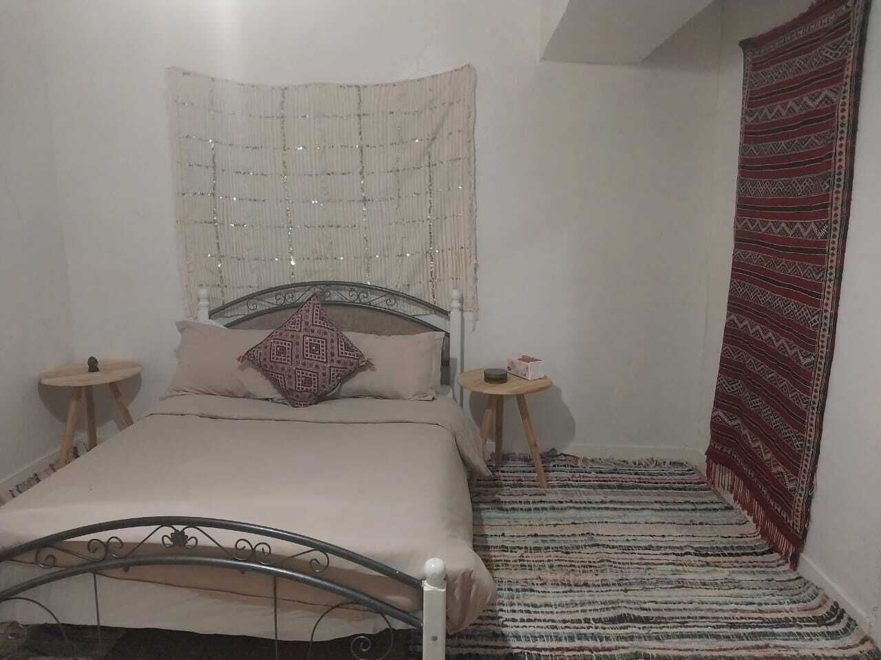 2 chambres, fer et planche à repasser