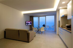 Interior - [Calammare Apartment N°6 Blu] - Seaview - Molfetta - Private Beach & Gym (Puglia)