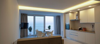 [Calammare Apartment N°6 Blu] - Seaview - Molfetta - Private Beach & Gym