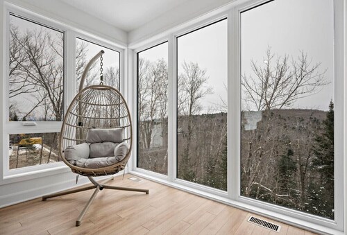 Luxury 5BR Chalet w/ Sauna, Hot Tub & Game Room