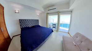 9 chambres, coffres-forts dans les chambres, fer et planche Ă repasser