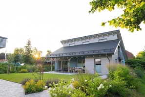 Exterior - Vacation home Neukalen on Lake Kummerow - ideal for families and small groups (Neukalen)