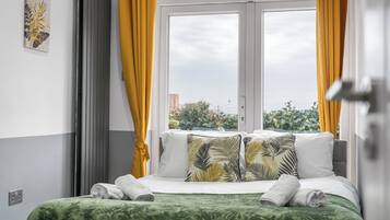 House | 3 bedrooms, iron/ironing board, free WiFi, bed sheets