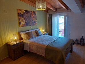 2 slaapkamers, een strijkplank/strijkijzer, wifi, beddengoed