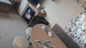 Chalet | Living area | TV, fireplace