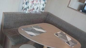 Chalet | Dining