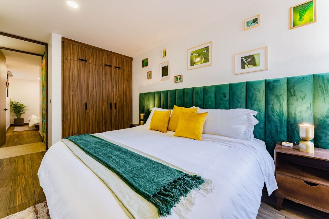 3 Schlafzimmer, Schreibtisch, Bügeleisen/Bügelbrett, Reisekinderbett
