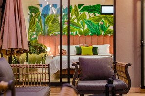 6 Schlafzimmer, Schreibtisch, Bügeleisen/Bügelbrett, Reisekinderbett