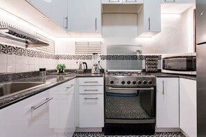 Fridge, microwave, oven, stovetop