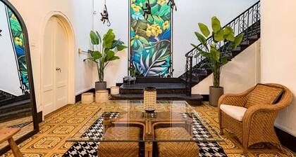 Huge Home for 23, Rare Indoor Garden Near Hotspots