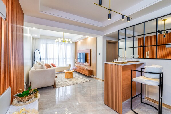 Smart TV, table tennis