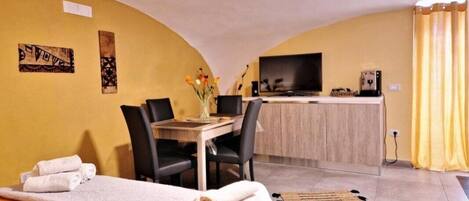 1 chambre, lit parapluie, Wi-Fi, draps fournis