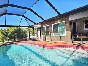 Outdoor pool, a heated pool - YOUR PRIVATE RETREAT NEAR SIESTA KEY BEACH! (Sarasota)