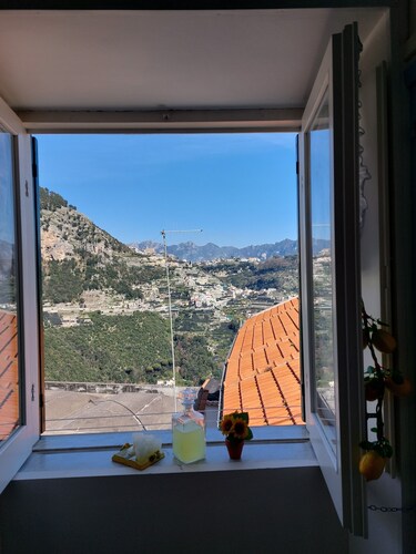 Don Ciccio house with sea view in amalfi coast