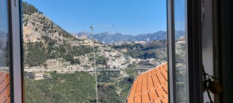 Don Ciccio house with sea view in amalfi coast