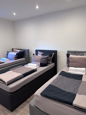 4 Schlafzimmer, Bügeleisen/Bügelbrett, WLAN, Bettwäsche