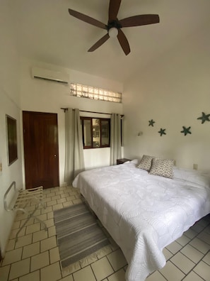 2 chambres, lit de bébé portatif, Wi-Fi, literie fournie