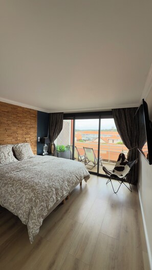 2 chambres, fer et planche à repasser, Wi-Fi, draps fournis