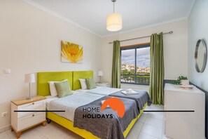 1 slaapkamer, een strijkplank/strijkijzer, gratis wifi, beddengoed