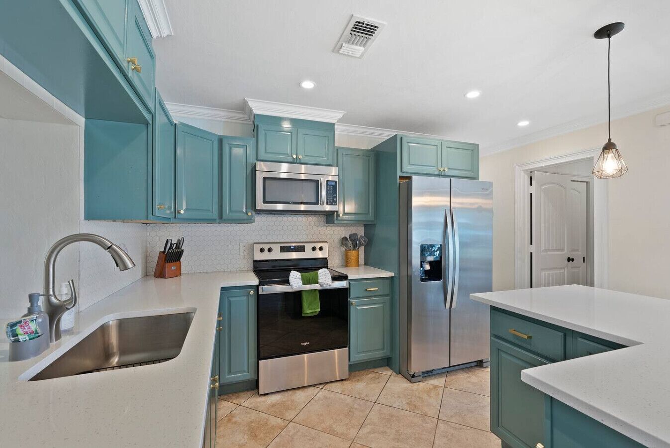 Refrigerador, microondas, horno, placa de cocina