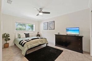 3 Schlafzimmer, Schreibtisch, Bügeleisen/Bügelbrett, kostenloses WLAN