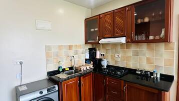 Fridge, microwave, stovetop, electric kettle