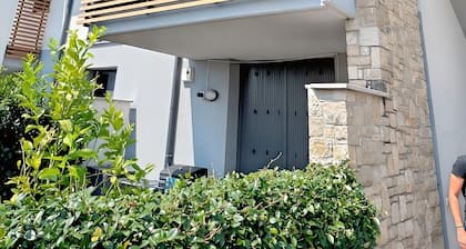 Bed & Bergamo Holiday Home in neighborhood surrounded by greenery, 5km from the airport!