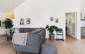 Smart TV, fireplace, table football, ping pong