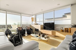 スマートテレビ、暖炉
