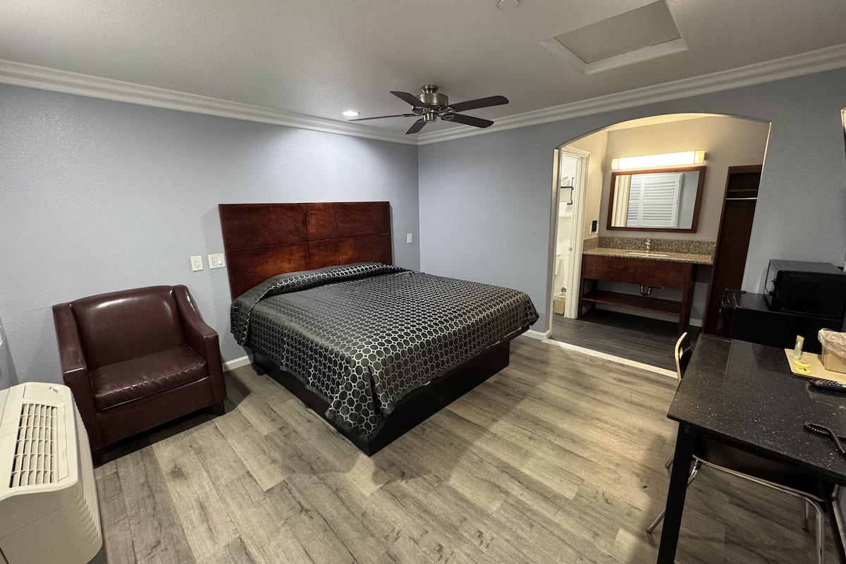 Habitación individual estándar, no fumadores | Escritorio, wifi gratis, ropa de cama