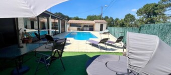 Magnificent pool house in a green setting
