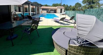 Magnifique maison pool house dans un écrin de verdure