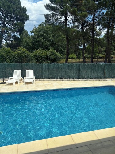 Magnifique maison pool house dans un écrin de verdure